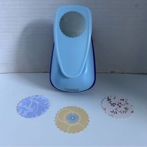 MARVY Uchida LV-SJCP65 Clever Lever Super Jumbo Craft Punch, Scallop Circle 2”